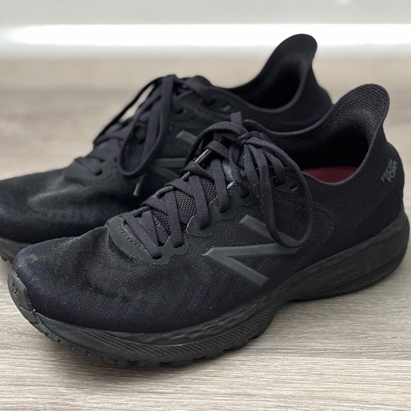 NEW BALANCE Fresh Foam 860v11 Solid BLACK Running Athletic Shoes Womens 8.5 - Picture 1 of 12
